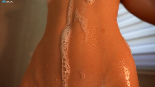 Модель Loly Lips