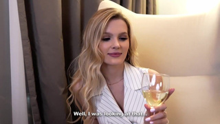 Модель Ellie Moore